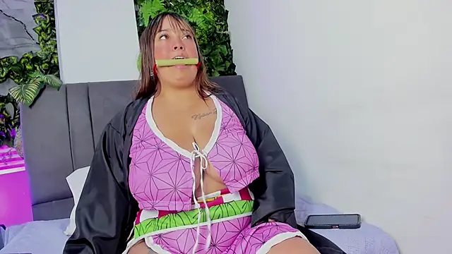 Snapshot of Alicee_stone_ chatting on 10-31-25, 03:13 Alicee stone online show from 10-31-25, 03:13