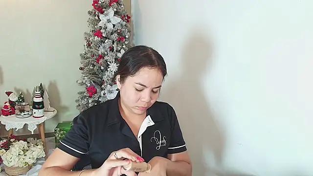  Victoria Collins online show from 12-23-25, 10:35