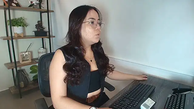 Snapshot of _Victoria_Collins chatting on 03-28-26, 11:43 Victoria Collins online show from 03-28-26, 11:43