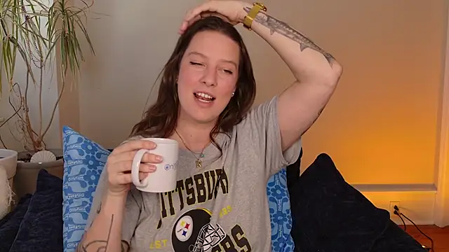 Snapshot of rach_oneill chatting on 06-02-26, 06:10 rach oneill online show from 06-02-26, 06:10
