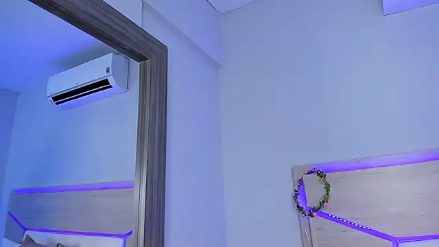 ZoeMorris online show from 11-25-25, 11:43