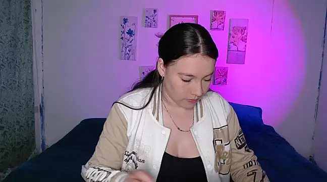 Snapshot of mariaana__222 chatting on 03-23-25, 04:16 mariaana 222 online show from 03-23-25, 04:16