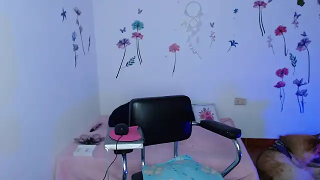 Snapshot of mariaana__222 chatting on 02-28-26, 02:56 mariaana 222 online show from 02-28-26, 02:56