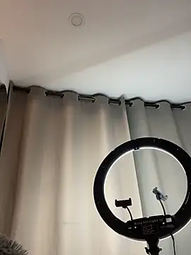 alissradiante1 online show from 10-16-25, 02:45