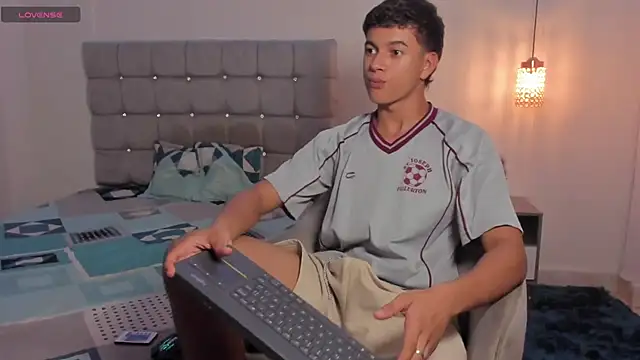 Santy Stump online show from 11-13-25, 09:03