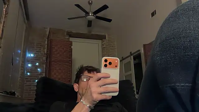 Snapshot of MuchCarpal chatting on 07-21-26, 03:31 MuchCarpal online show from 07-21-26, 03:31