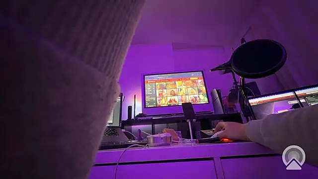 Nudistboyy22 online show from 11-24-25, 02:44