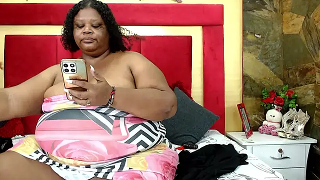 Snapshot of Exoticbigmandy chatting on 04-10-26, 03:17 Exoticbigmandy online show from 04-10-26, 03:17