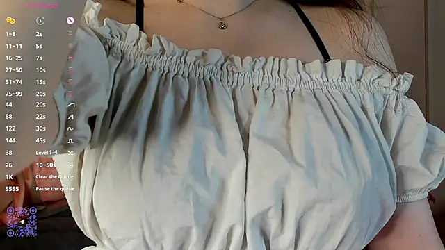 Snapshot of JulianaChapel chatting on 09-19-25, 08:05 JulianaChapel online show from 09-19-25, 08:05