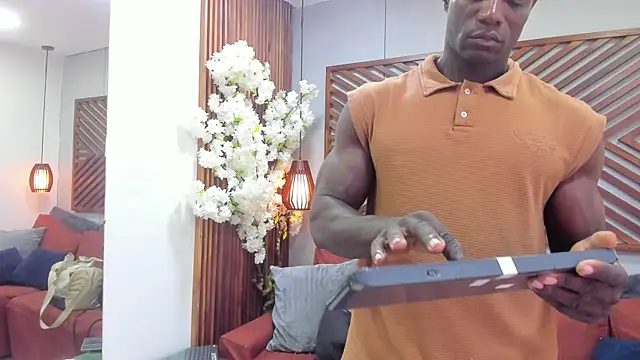 MarcusBlack  online show from 01-10-26, 03:03