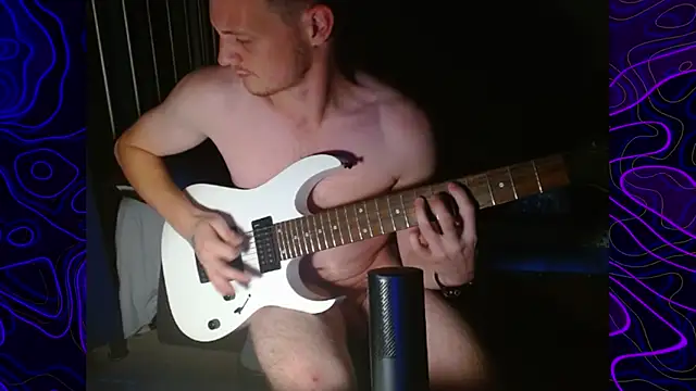 Snapshot of lustylyndon chatting on 10-13-25, 04:23 lustylyndon online show from 10-13-25, 04:23