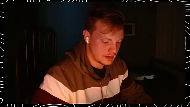 Snapshot of lustylyndon chatting on 01-11-26, 06:02 lustylyndon online show from 01-11-26, 06:02