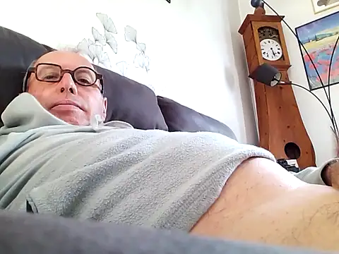 Vince072 online show from 09-25-25, 09:24