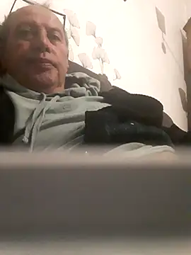 Vince072 online show from 10-01-25, 03:45