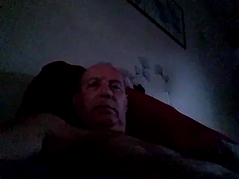 Snapshot of Vince072 chatting on 07-29-26, 04:10 Vince072 online show from 07-29-26, 04:10