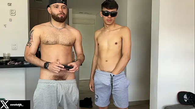 Snapshot of zoneboys chatting on 09-25-25, 09:18 zoneboys online show from 09-25-25, 09:18