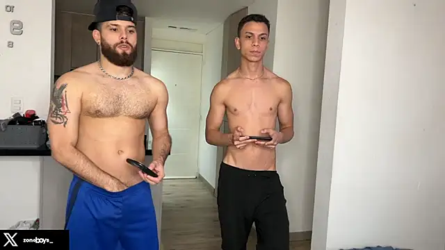 Snapshot of zoneboys chatting on 11-19-25, 09:15 zoneboys online show from 11-19-25, 09:15