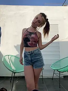 Snapshot of strangers2lovers chatting on 03-01-26, 03:47 strangers2lovers online show from 03-01-26, 03:47