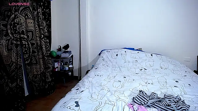 Violet Bosh online show from 09-29-25, 03:33