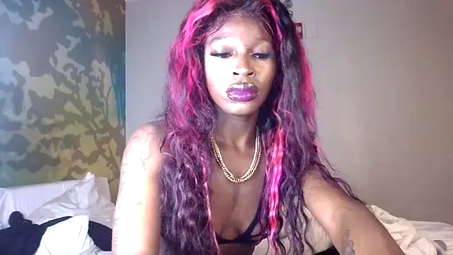 Snapshot of lovergirll555 chatting on 05-13-26, 02:25 lovergirll555 online show from 05-13-26, 02:25