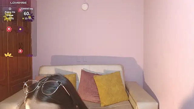 Snapshot of alesiamoore chatting on 02-02-26, 12:59 alesiamoore online show from 02-02-26, 12:59