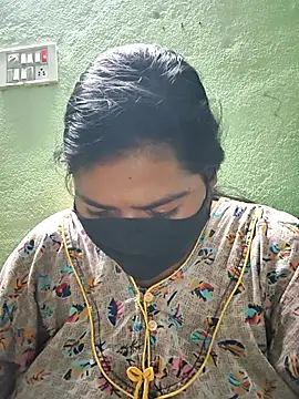 Liyaa 24 online show from 02-05-26, 12:15