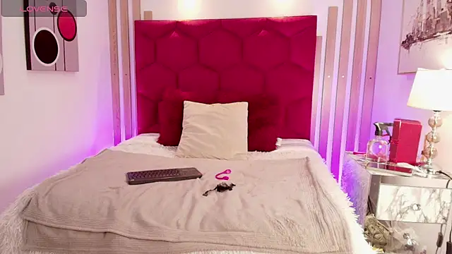 EmmaJhomson online show from 03-26-26, 12:55