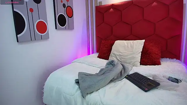 EmmaJhomson online show from 04-16-26, 12:50