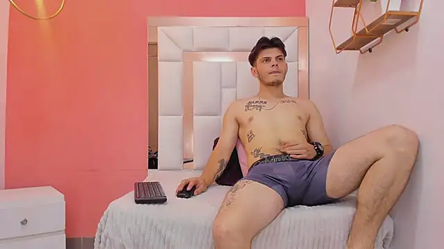 Snapshot of erickandnatasha_69 chatting on 02-18-26, 11:06 erickandnatasha 69 online show from 02-18-26, 11:06