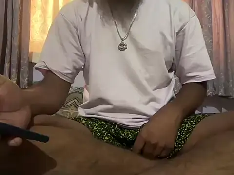 Snapshot of Matt6102 chatting on 10-09-25, 04:10 Matt6102 online show from 10-09-25, 04:10