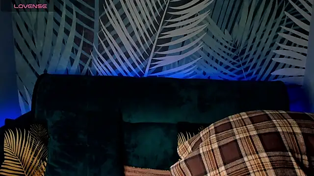 ChristyCrayme online show from 11-09-25, 10:19