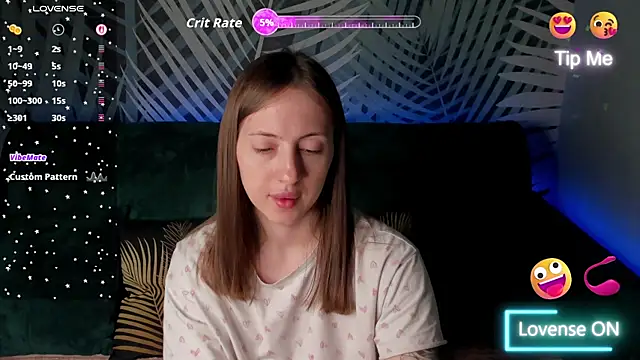 Snapshot of ChristyCrayme chatting on 04-24-26, 10:01 ChristyCrayme online show from 04-24-26, 10:01