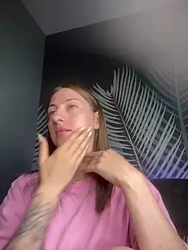 Snapshot of ChristyCrayme chatting on 06-04-26, 10:16 ChristyCrayme online show from 06-04-26, 10:16
