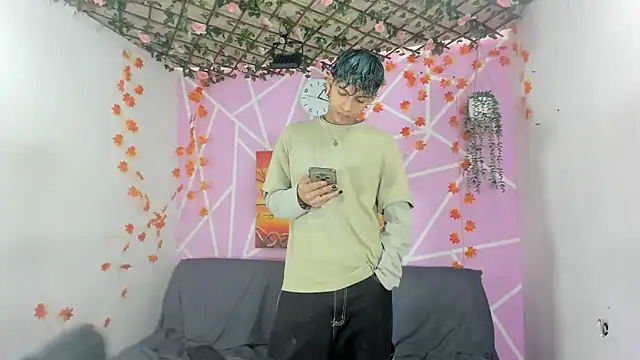 Snapshot of Bastian_boyshot77 chatting on 11-15-25, 02:13 Bastian boyshot77 online show from 11-15-25, 02:13