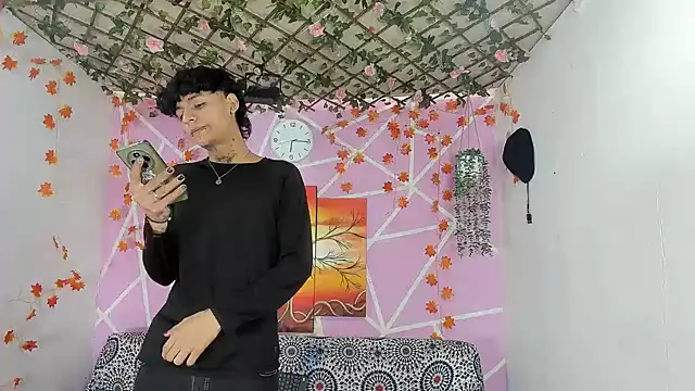 Snapshot of Bastian_boyshot77 chatting on 12-05-25, 06:04 Bastian boyshot77 online show from 12-05-25, 06:04