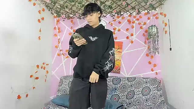 Snapshot of Bastian_boyshot77 chatting on 12-15-25, 04:11 Bastian boyshot77 online show from 12-15-25, 04:11