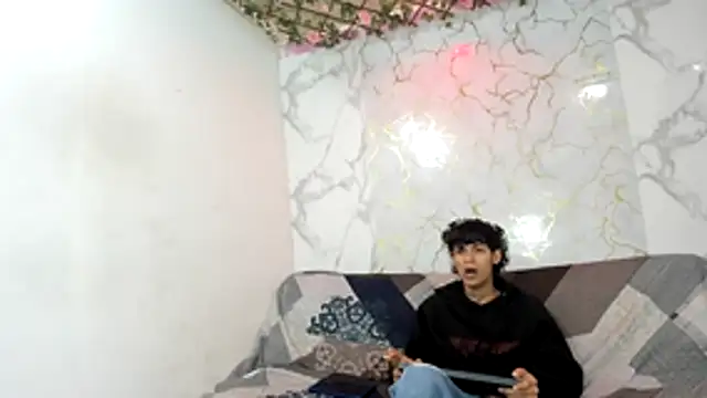 Snapshot of Bastian_boyshot77 chatting on 07-11-26, 01:03 Bastian boyshot77 online show from 07-11-26, 01:03