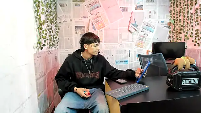 Snapshot of Bastian_boyshot77 chatting on 07-18-26, 01:37 Bastian boyshot77 online show from 07-18-26, 01:37