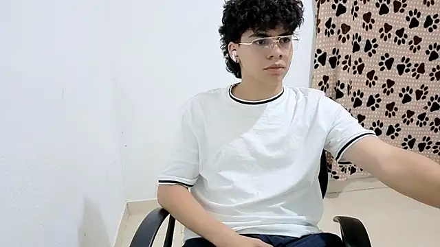 Snapshot of Kei_Dream chatting on 10-05-25, 01:59 Kei Dream online show from 10-05-25, 01:59