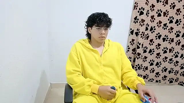 Snapshot of Kei_Dream chatting on 10-30-25, 03:57 Kei Dream online show from 10-30-25, 03:57