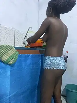 Snapshot of GeileErica chatting on 09-13-25, 12:43 GeileErica online show from 09-13-25, 12:43