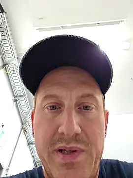 Snapshot of NormalHardDick chatting on 09-26-25, 08:29 NormalHardDick online show from 09-26-25, 08:29