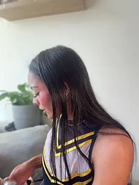 im-isabella online show from 06-18-26, 06:12
