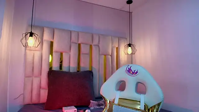 viollettaa  online show from 03-12-26, 06:25