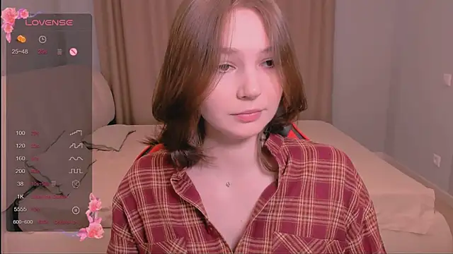 Snapshot of Nika_Whiter chatting on 09-27-25, 01:05 Nika Whiter online show from 09-27-25, 01:05