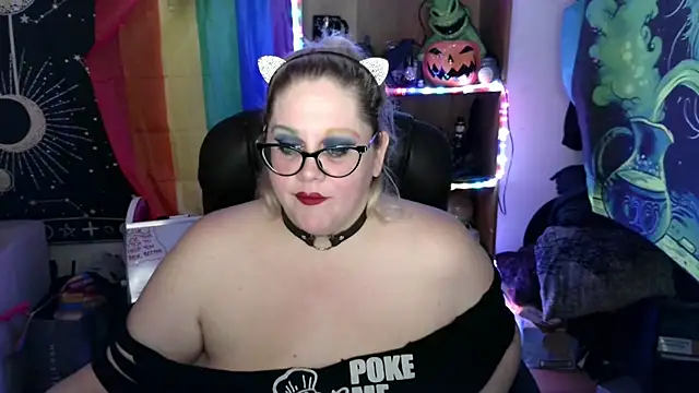 Snapshot of Kinky_Witch chatting on 06-12-26, 04:17 Kinky Witch online show from 06-12-26, 04:17