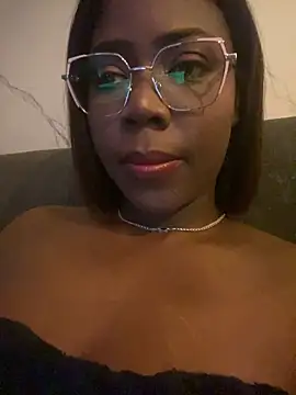 Alexia 24 online show from 05-17-26, 04:54