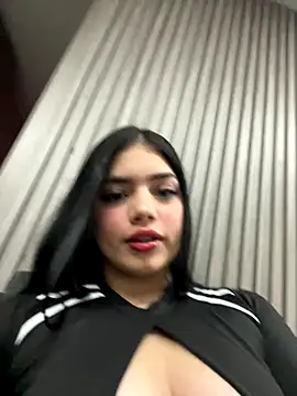 Hailey-Fox online show from 12-21-25, 09:00