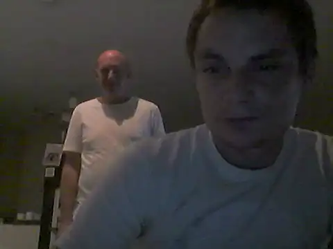 Snapshot of kenniiiyyy chatting on 10-01-25, 09:43 kenniiiyyy online show from 10-01-25, 09:43