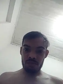 GuilhermeYuree online show from 11-04-25, 04:33